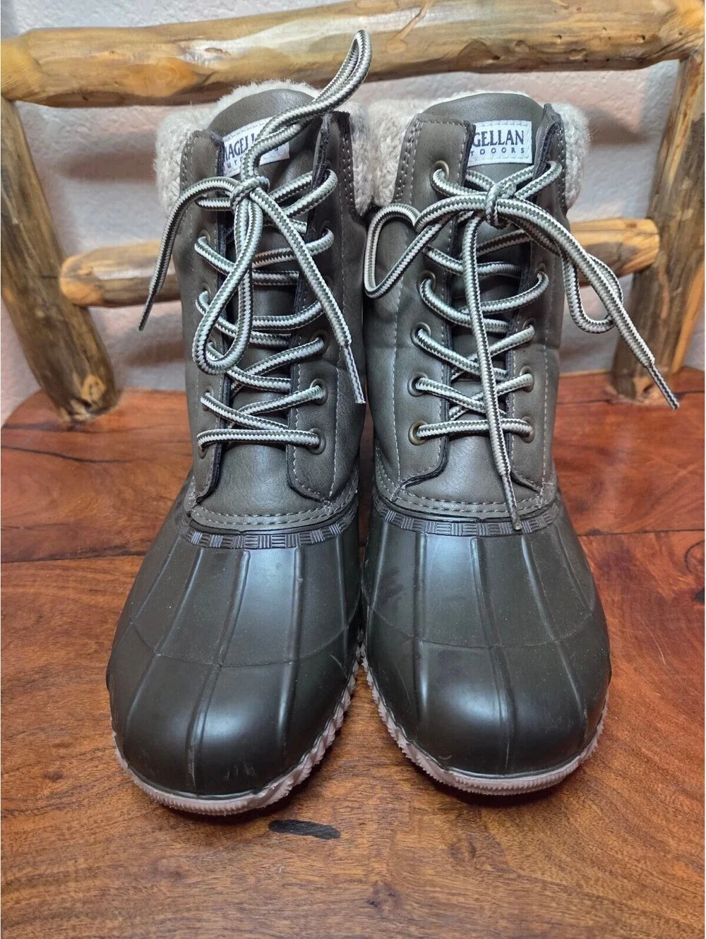 Magellan Outdoors Women's Winter Lace-Up Boots Size 7B